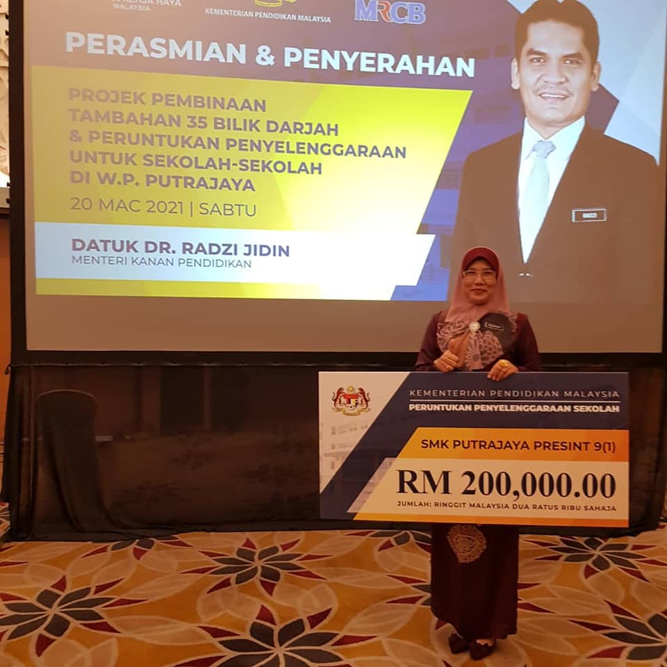 Perasmian & Penyerahan oleh Datuk Dr. Radzi Jidin, Menteri Kanan Pendidikan8